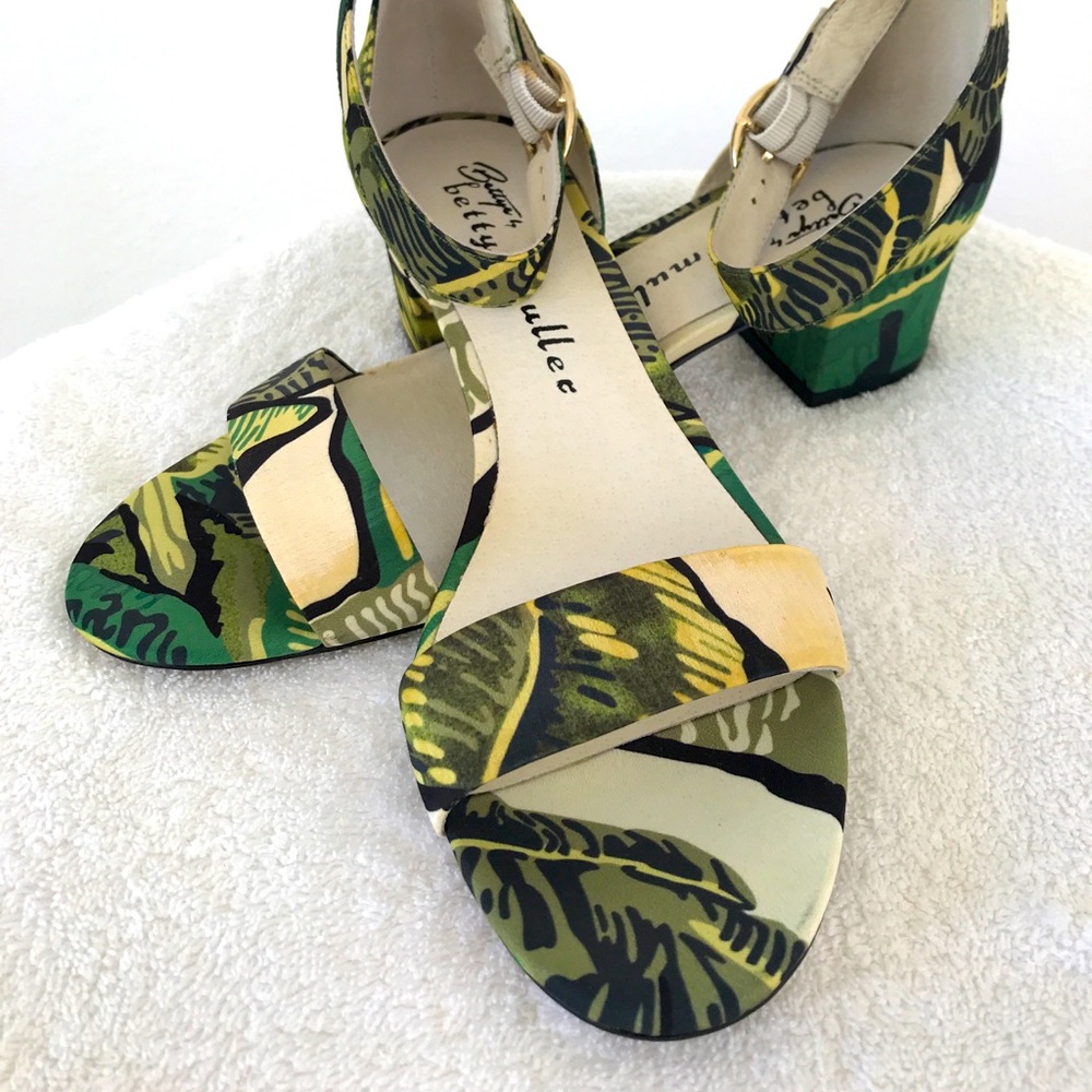 Bettye Muller Tropical Design Block Heel Sandals.